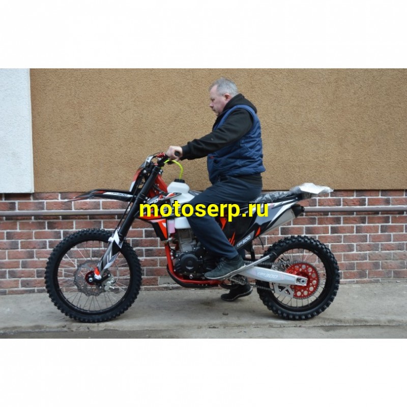 Купить  Мотоцикл Кросс/Эндуро ZUUM 300CBS ZM RIDER K8 (спортинв), 2021г; 21/18, 4Т, 300cc, ZS174MN,пластик КТМ, большой бак,вилка 48мм, карбюр.  (шт)   купить с доставкой по Москве и России, цена, технические характеристики, комплектация фото  - motoserp.ru