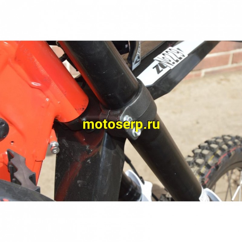Купить  ====Мотоцикл Кросс/Эндуро ZUUM CR250 CB К8 (спортинв),  21/18, 4Т, 250cc, ZS172FMM, пластик КТМ , большой бак, вилка 48мм, карбюр, (Бер) (шт)   купить с доставкой по Москве и России, цена, технические характеристики, комплектация фото  - motoserp.ru
