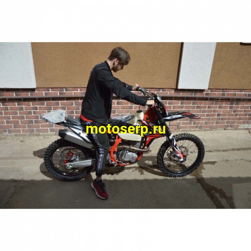 Купить  ====Мотоцикл Кросс/Эндуро ZUUM CR250 CB К8 (спортинв),  21/18, 4Т, 250cc, ZS172FMM, пластик КТМ , большой бак, вилка 48мм, карбюр, (Бер) (шт)   купить с доставкой по Москве и России, цена, технические характеристики, комплектация фото  - motoserp.ru