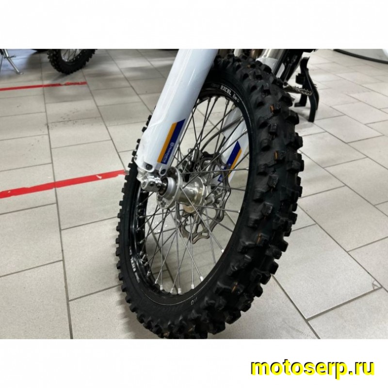 Купить  ====Мотоцикл Husqvarna FC 450  2023г. пробег 50 м.ч. оплата за наличный расчет (комиссия) купить с доставкой по Москве и России, цена, технические характеристики, комплектация фото  - motoserp.ru