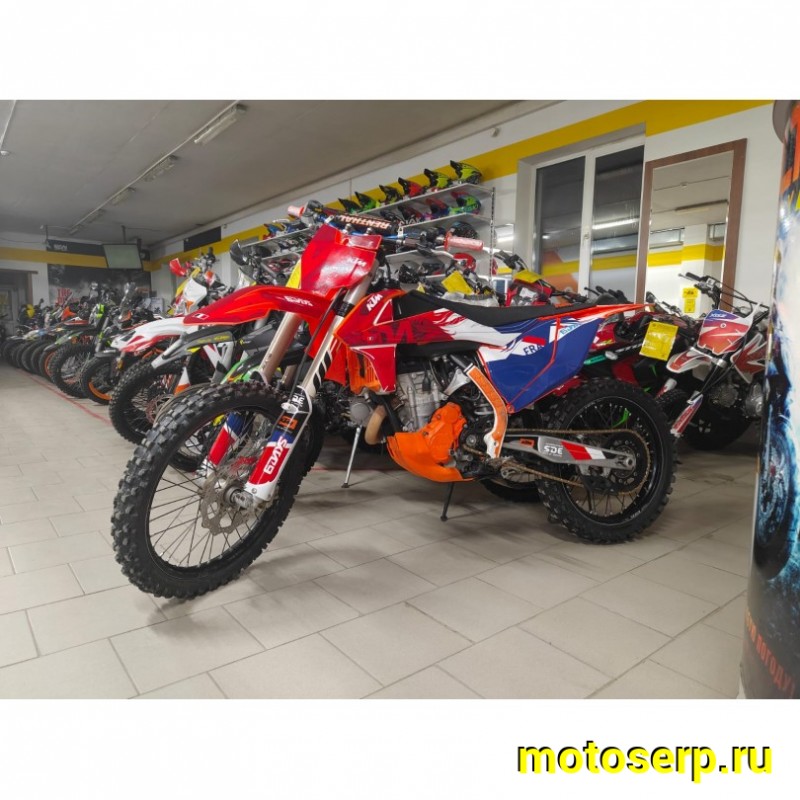 Купить  ====Мотоцикл Кросс КТМ 350 SX-F  Б/У 140м.ч. 2017 г, лайтовое использование, ни разу не вскрывался!! состояние отличное (шт) купить с доставкой по Москве и России, цена, технические характеристики, комплектация фото  - motoserp.ru