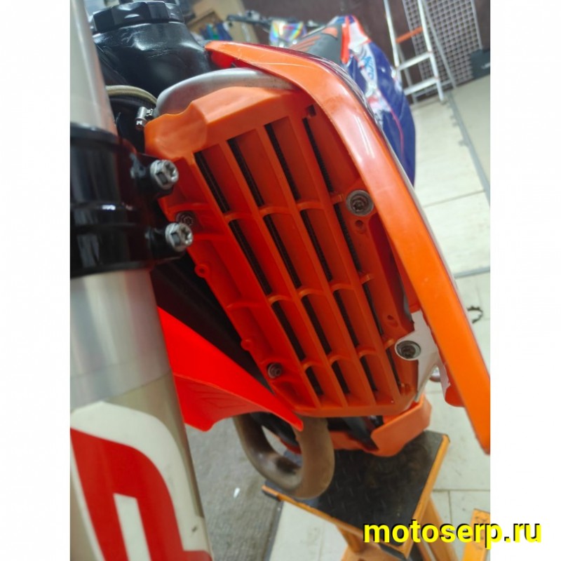 Купить  ====Мотоцикл Кросс КТМ 350 SX-F  Б/У 140м.ч. 2017 г, лайтовое использование, ни разу не вскрывался!! состояние отличное (шт) купить с доставкой по Москве и России, цена, технические характеристики, комплектация фото  - motoserp.ru