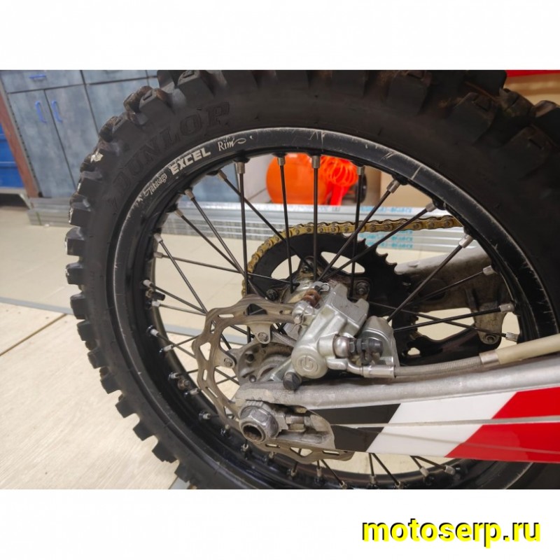 Купить  ====Мотоцикл Кросс КТМ 350 SX-F  Б/У 140м.ч. 2017 г, лайтовое использование, ни разу не вскрывался!! состояние отличное (шт) купить с доставкой по Москве и России, цена, технические характеристики, комплектация фото  - motoserp.ru