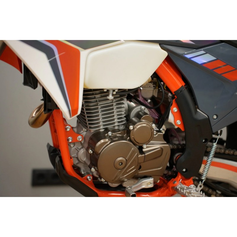 Купить  Мотоцикл Кросс/Эндуро Loncin X-Spurs 300 (YB300H) 4Т, карб., охл. воздуш., 21"/18" (шт) купить с доставкой по Москве и России, цена, технические характеристики, комплектация фото  - motoserp.ru