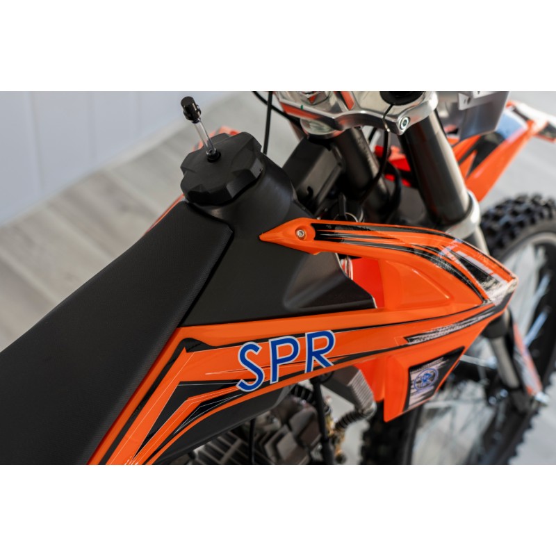 Купить  Питбайк SPRMOTORS MiniCross L (157FML) 140сс  4Т., карб., ожл. возд,, диск/диск., 19"/16" (шт) купить с доставкой по Москве и России, цена, технические характеристики, комплектация фото  - motoserp.ru