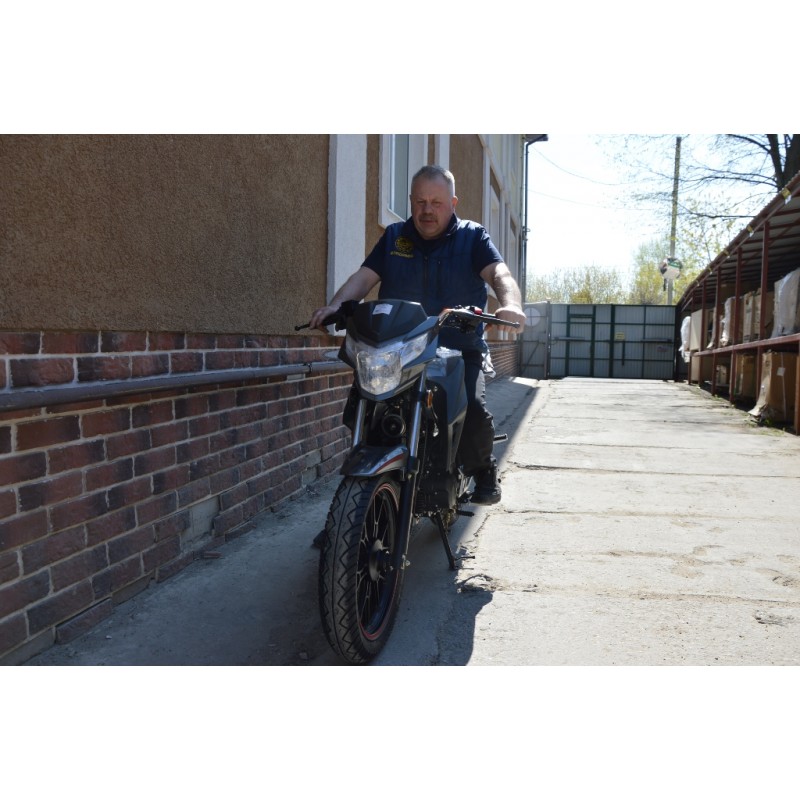 Купить  Мотоцикл Motoland FLASH 200 200cc КПП 5ск., диск/барабан, 17"/17" кл. (шт) (зак) (ML 5493 купить с доставкой по Москве и России, цена, технические характеристики, комплектация фото  - motoserp.ru