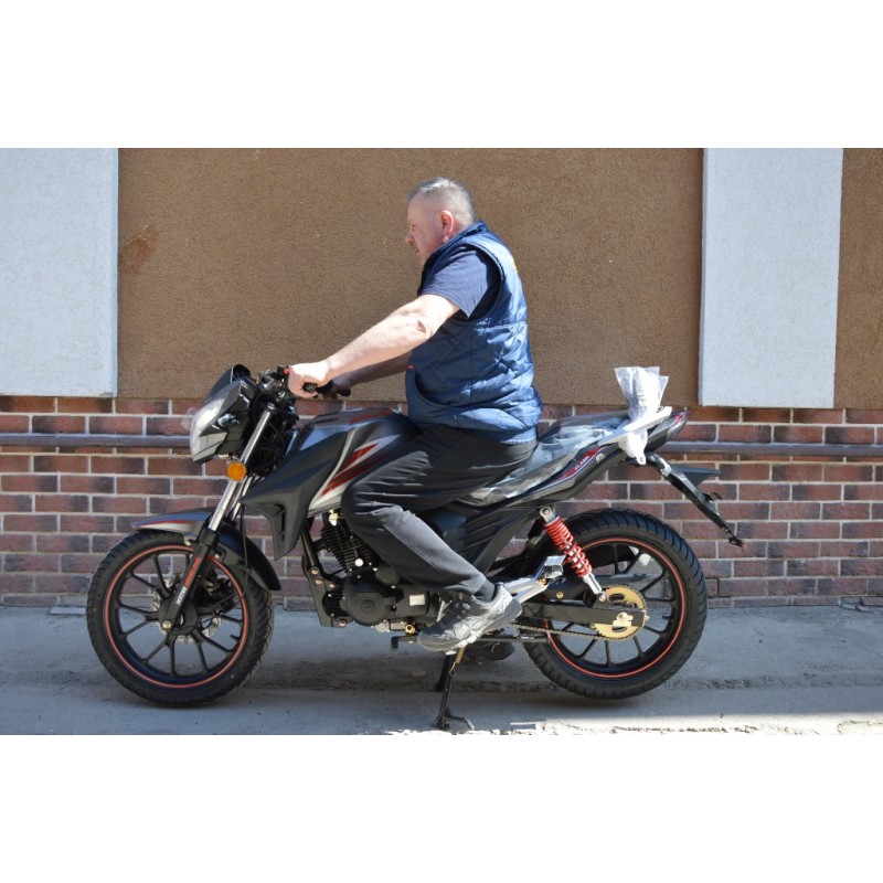 Купить  Мотоцикл Motoland FLASH 200 200cc КПП 5ск., диск/барабан, 17"/17" кл. (шт) (зак) (ML 5493 купить с доставкой по Москве и России, цена, технические характеристики, комплектация фото  - motoserp.ru