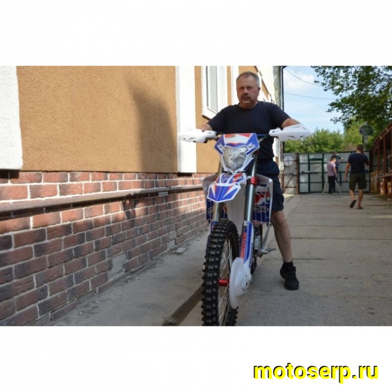 Купить  ====Мотоцикл Кросс/Эндуро BSE M2-250 (спортивн), 21/18,177MM, 4т, 250cc, жидк. охлажд, ALL рама, 1 глушитель (2021) (шт) купить с доставкой по Москве и России, цена, технические характеристики, комплектация фото  - motoserp.ru