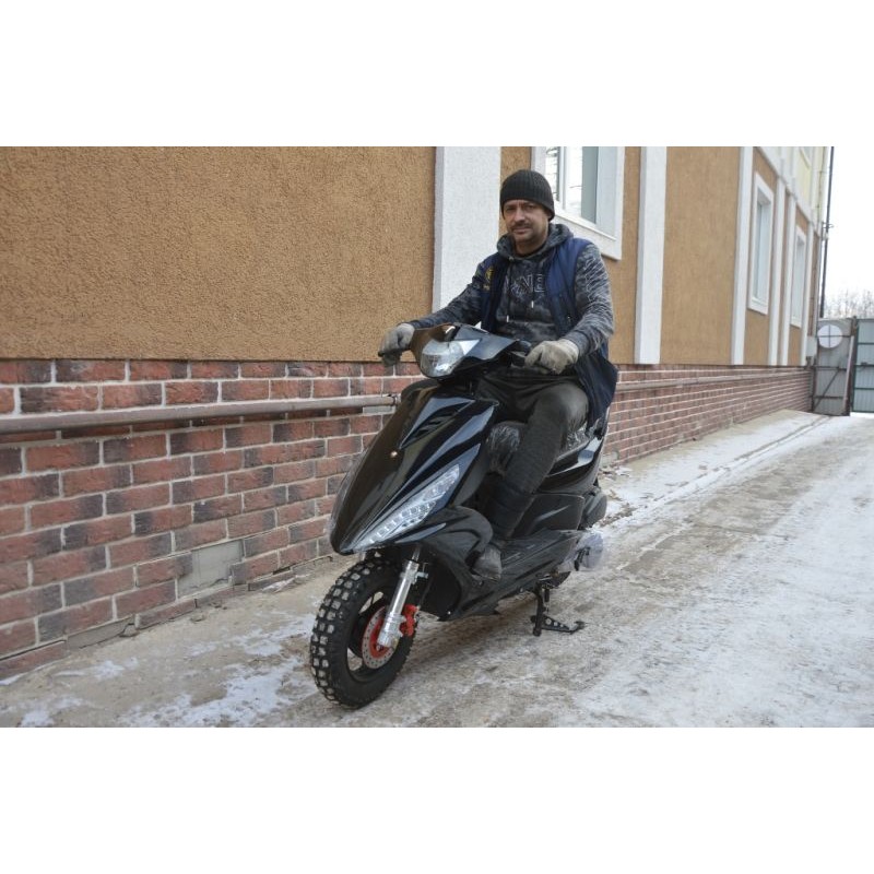 Купить  Скутер VMC CORSA (Венто Корса) 50 cc; 1,5 местный, 4Т, возд. охлажд., диск/барабан, кол. 10/10 (шт) 01500 (Vento купить с доставкой по Москве и России, цена, технические характеристики, комплектация фото  - motoserp.ru