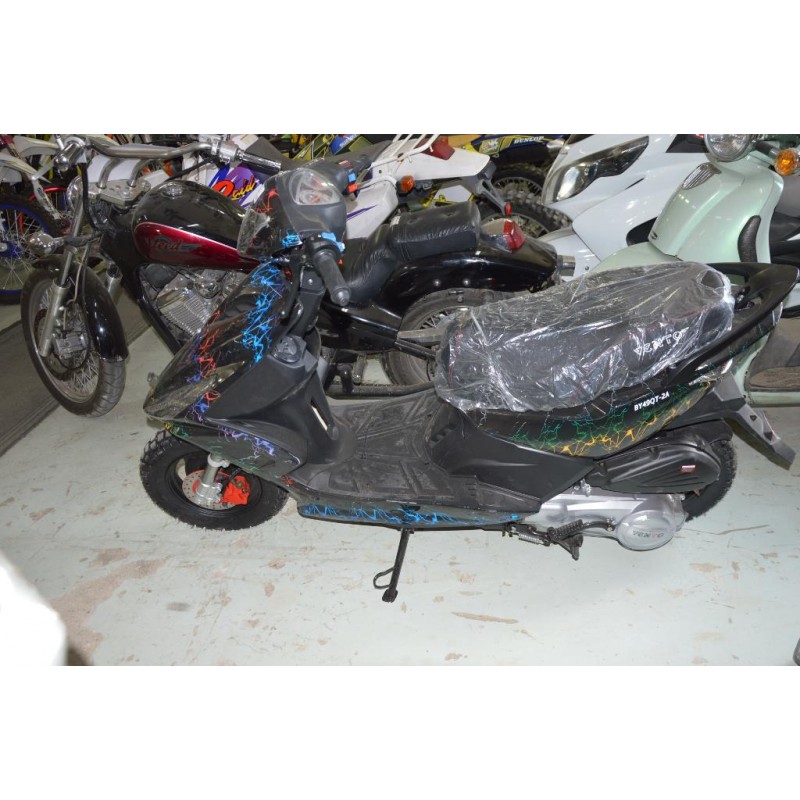 Купить  Скутер VMC CORSA (Венто Корса) 50 cc; 1,5 местный, 4Т, возд. охлажд., диск/барабан, кол. 10/10 (шт) 01500 (Vento купить с доставкой по Москве и России, цена, технические характеристики, комплектация фото  - motoserp.ru