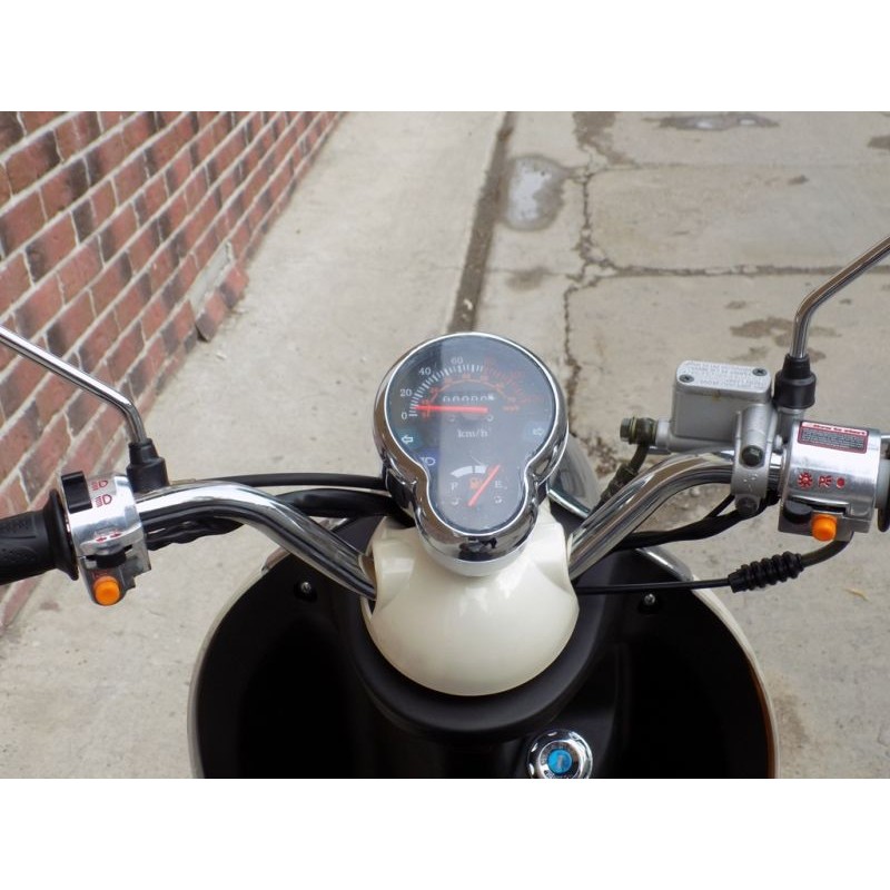 Купить  Скутер VMC RETRO (Венто Ретро) 50cc; 1,5 местный, 4Т, возд. охлажд., диск/барабан, кол. 10"/10" (шт) 01500 (Vento купить с доставкой по Москве и России, цена, технические характеристики, комплектация фото  - motoserp.ru