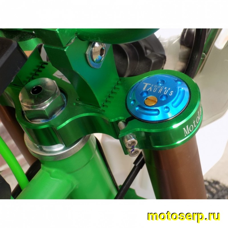 Купить  Питбайк Motoland APEX 140 (спортинв),4Т,140cc, возд-масл. охл., кикст., золотая цепь, регулир. подвеска, фара,моточасы,17"/14" (шт) (ML 9542 (0 купить с доставкой по Москве и России, цена, технические характеристики, комплектация фото  - motoserp.ru