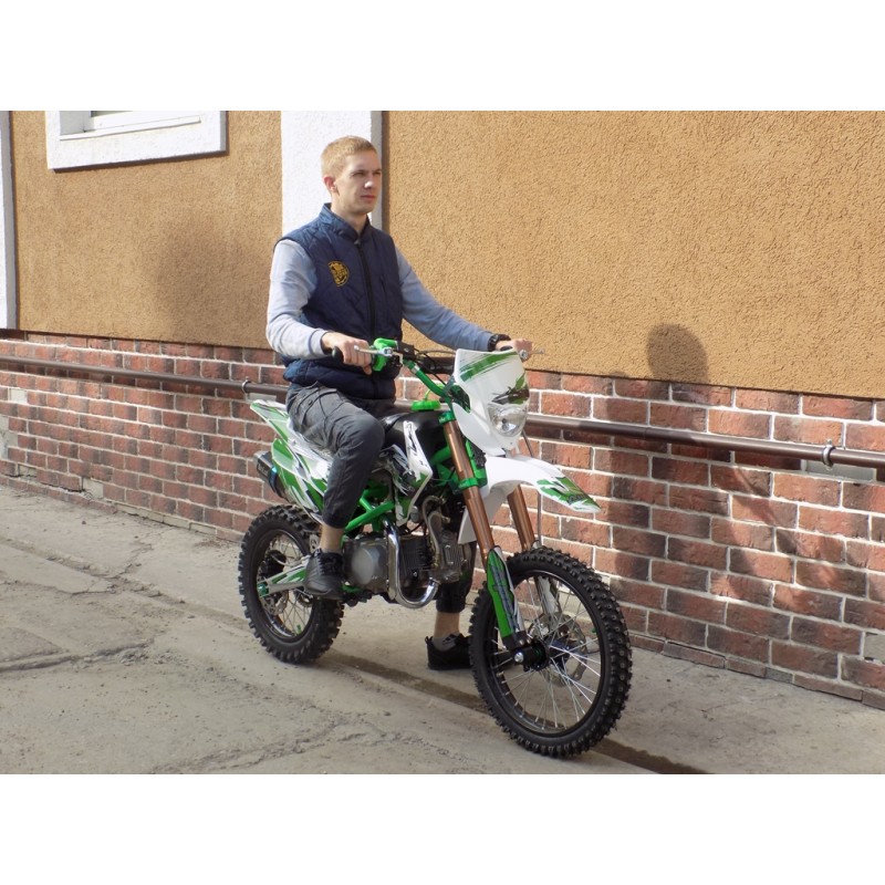 Купить  Питбайк Motoland APEX 140 (спортинв),4Т,140cc, возд-масл. охл., кикст., золотая цепь, регулир. подвеска, фара,моточасы,17"/14" (шт) (ML 9542 (0 купить с доставкой по Москве и России, цена, технические характеристики, комплектация фото  - motoserp.ru