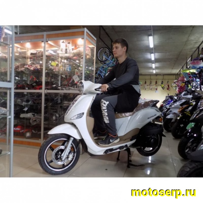 Купить  ====Скутер MOTOLIFE CY125T-3B (Мотолайф Веспа) (реплика VESPA) скол на пластике внизу. 4Т, 125сс, литые 14"/14",  диск./бараб. Белый  (Бер) (шт) (0 купить с доставкой по Москве и России, цена, технические характеристики, комплектация фото  - motoserp.ru