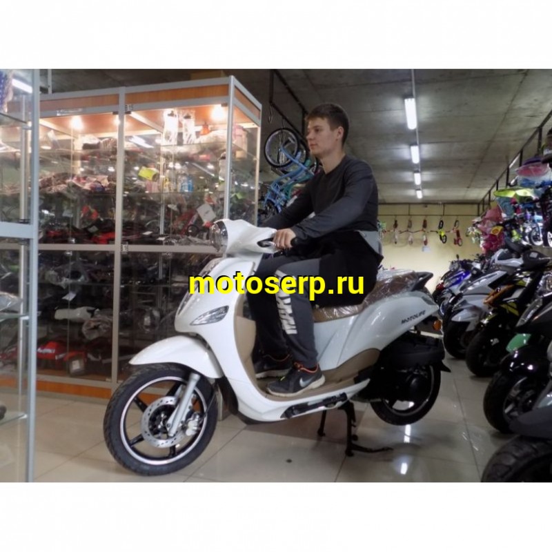 Купить  ====Скутер MOTOLIFE CY125T-3B (Мотолайф Веспа) (реплика VESPA) скол на пластике внизу. 4Т, 125сс, литые 14"/14",  диск./бараб. Белый  (Бер) (шт) (0 купить с доставкой по Москве и России, цена, технические характеристики, комплектация фото  - motoserp.ru