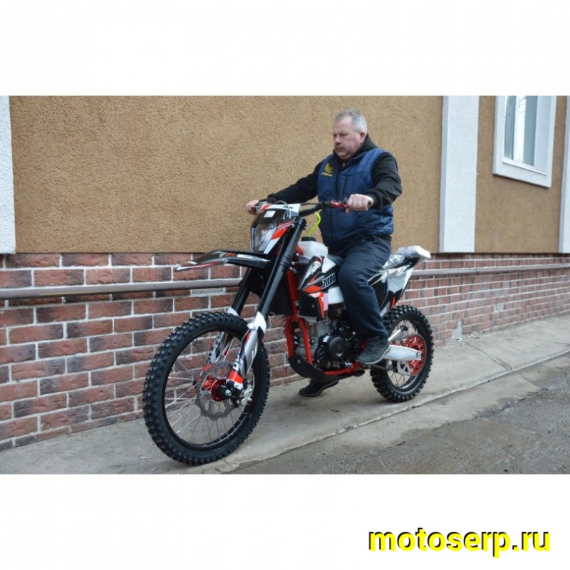 Купить  Мотоцикл Кросс/Эндуро ZUUM 300CBS ZM RIDER K8 (спортинв), 2021г; 21/18, 4Т, 300cc, ZS174MN,пластик КТМ, большой бак,вилка 48мм, карбюр.  (шт)   купить с доставкой по Москве и России, цена, технические характеристики, комплектация фото  - motoserp.ru