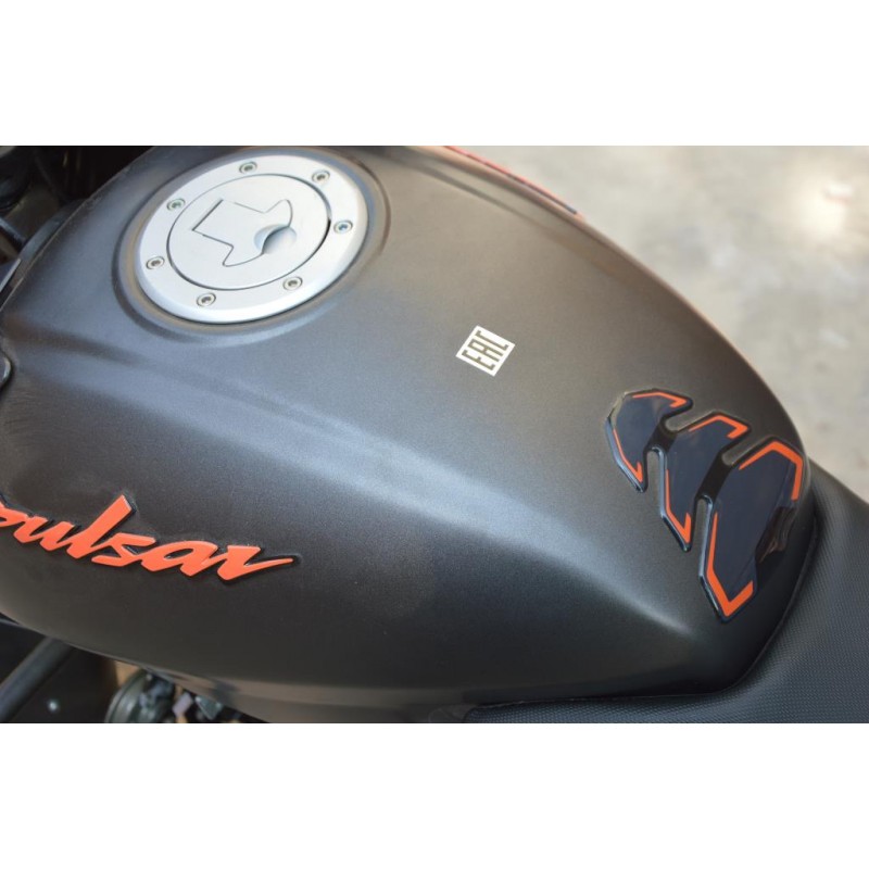 Купить  Мотоцикл BAJAJ Pulsar 180 ( Баджаж Пульсар 180)  180сс,4Т.,возд.охл.,карбюр.,кол.17"/17" (шт) купить с доставкой по Москве и России, цена, технические характеристики, комплектация фото  - motoserp.ru