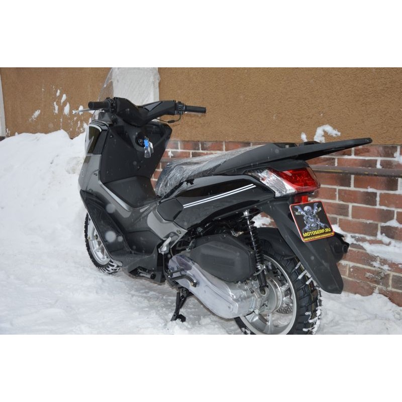 Купить  Скутер MM QUANTUM (Квантум) 50cc, 4Т,возд. охл.,торм. диск/диск.,кол 13" реплика Yamaha N-MAX  (шт) 01500 (MM  купить с доставкой по Москве и России, цена, технические характеристики, комплектация фото  - motoserp.ru