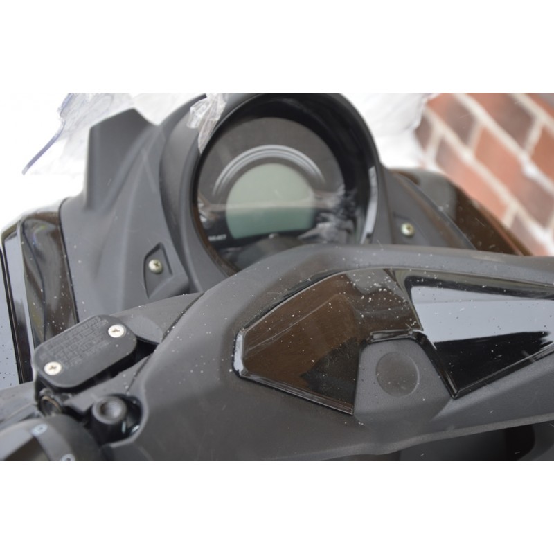 Купить  Скутер MM QUANTUM (Квантум) 50cc, 4Т,возд. охл.,торм. диск/диск.,кол 13" реплика Yamaha N-MAX  (шт) 01500 (MM  купить с доставкой по Москве и России, цена, технические характеристики, комплектация фото  - motoserp.ru