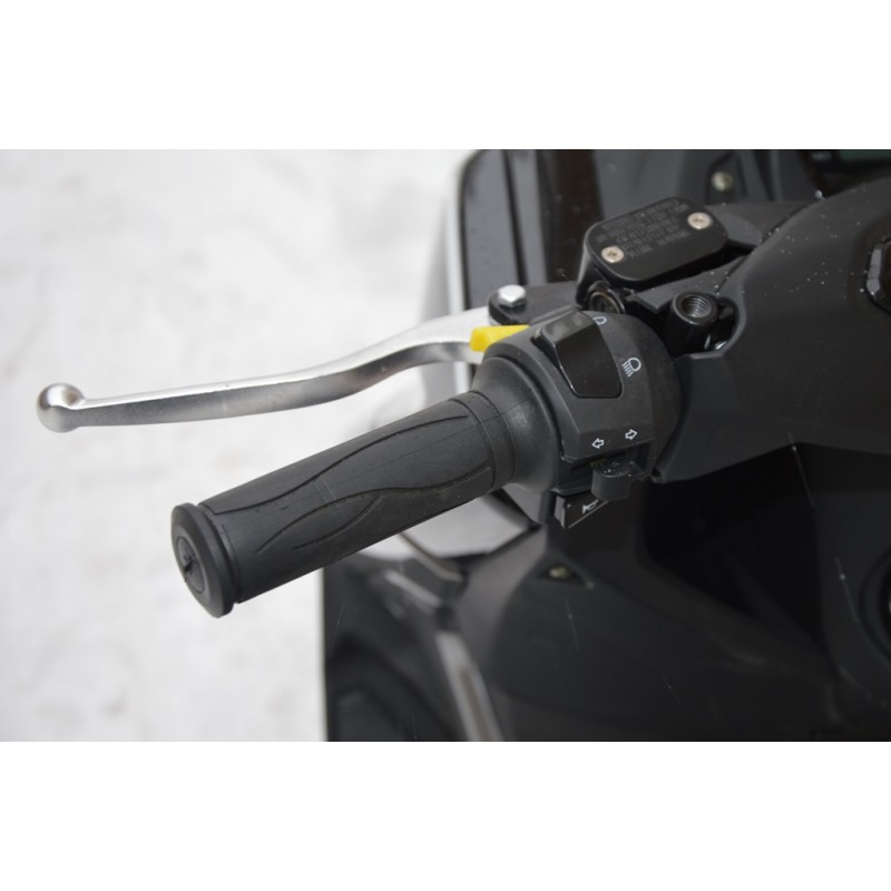 Купить  Скутер MM QUANTUM (Квантум) 50cc, 4Т,возд. охл.,торм. диск/диск.,кол 13" реплика Yamaha N-MAX  (шт) 01500 (MM  купить с доставкой по Москве и России, цена, технические характеристики, комплектация фото  - motoserp.ru