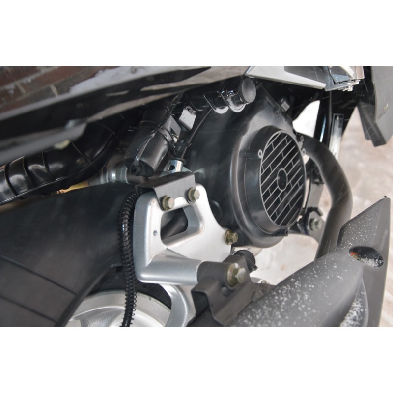 Купить  Скутер MM QUANTUM (Квантум) 50cc, 4Т,возд. охл.,торм. диск/диск.,кол 13" реплика Yamaha N-MAX  (шт) 01500 (MM  купить с доставкой по Москве и России, цена, технические характеристики, комплектация фото  - motoserp.ru