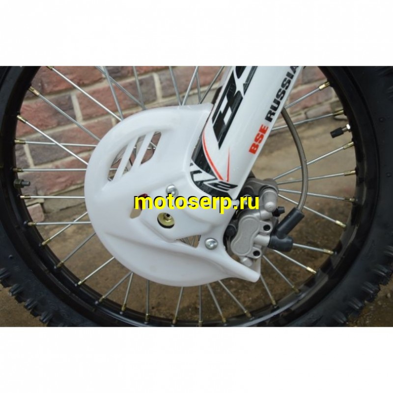 Купить  ====Мотоцикл Кросс/Эндуро BSE M2 250e Force White (спортинв), 21/18,177MM, 4т, 250cc, жидк. охлажд, ALL рама, 1 глушитель (2021) (Бер) (шт) купить с доставкой по Москве и России, цена, технические характеристики, комплектация фото  - motoserp.ru