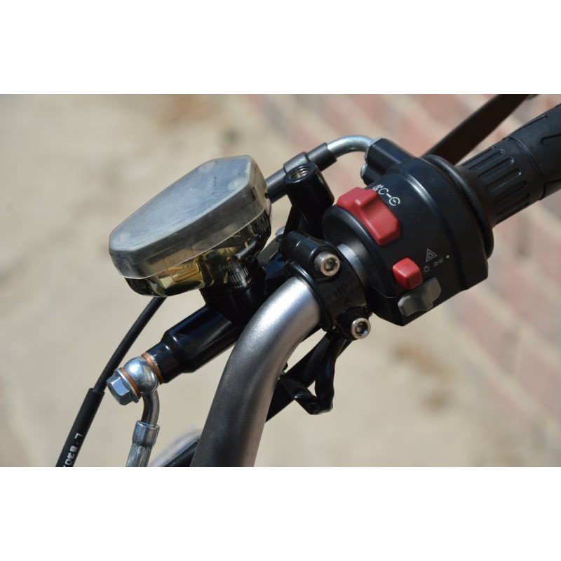 Купить  Мотоцикл REGULMOTO ALIEN MONSTER 300, 300 см3, DOHC "KTM", 4Т, инжектор, жидк. охлажд., ABS, диск/диск., 17"/17", аудиосистема, черный (шт) купить с доставкой по Москве и России, цена, технические характеристики, комплектация фото  - motoserp.ru