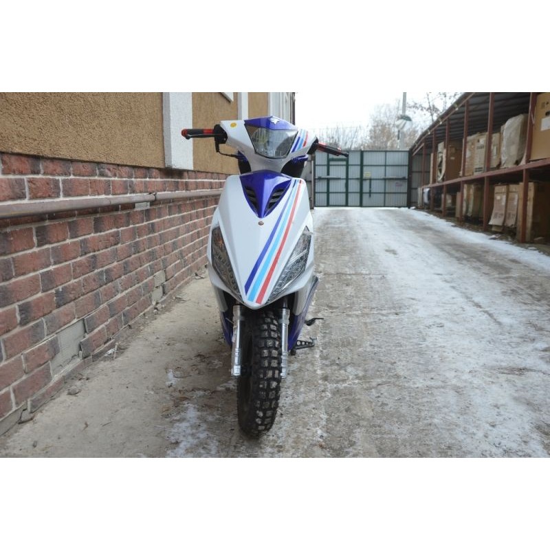 Купить  Скутер VMC CORSA (Кофр) (Венто Корса) 50 cc; с КОФРОМ, 1,5 местный, 4Т, возд. охлажд., диск/барабан, кол. 10"/10"(шт) 01500 (Vento купить с доставкой по Москве и России, цена, технические характеристики, комплектация фото  - motoserp.ru