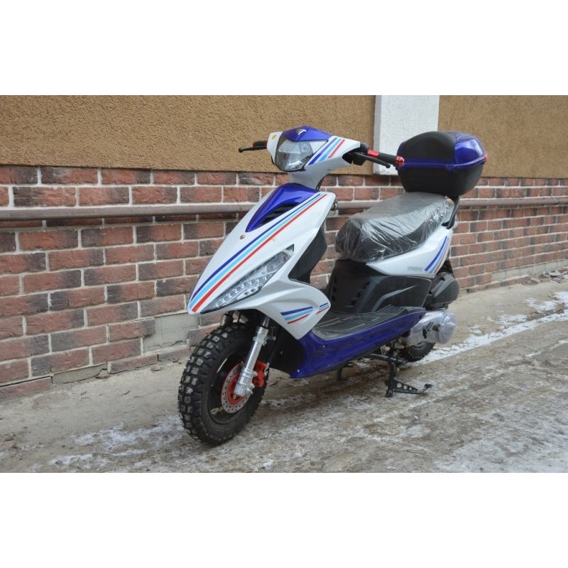 Купить  Скутер VMC CORSA (Кофр) (Венто Корса) 50 cc; с КОФРОМ, 1,5 местный, 4Т, возд. охлажд., диск/барабан, кол. 10"/10"(шт) 01500 (Vento купить с доставкой по Москве и России, цена, технические характеристики, комплектация фото  - motoserp.ru