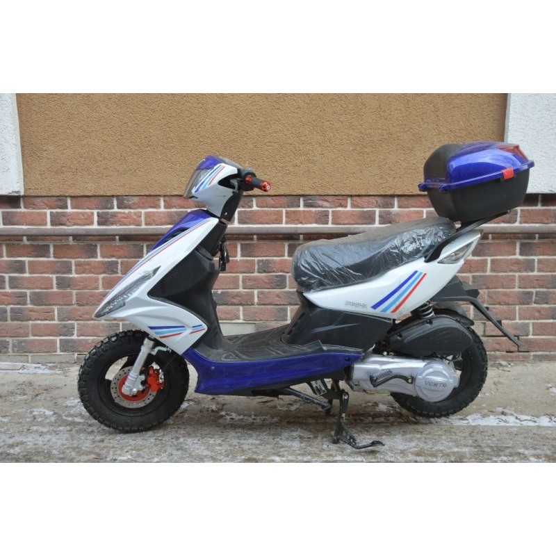 Купить  Скутер VMC CORSA (Кофр) (Венто Корса) 50 cc; с КОФРОМ, 1,5 местный, 4Т, возд. охлажд., диск/барабан, кол. 10"/10"(шт) 01500 (Vento купить с доставкой по Москве и России, цена, технические характеристики, комплектация фото  - motoserp.ru