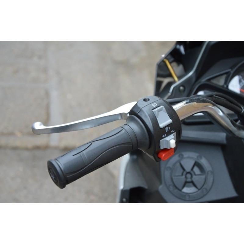 Купить  Скутер MM GALAXY (Гэлакси) 50cc, 4Т,возд. охл.,торм. диск/бараб.,кол 12" реплика Yamaha N-MAX  (шт) 01500 (MM  купить с доставкой по Москве и России, цена, технические характеристики, комплектация фото  - motoserp.ru