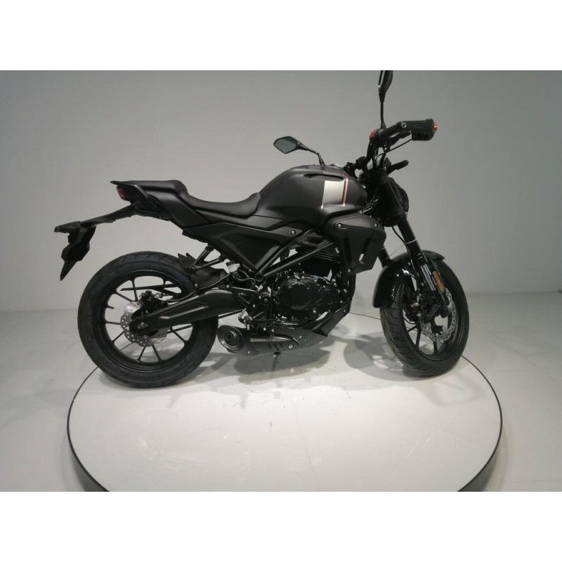 Купить  Мотоцикл MM HIRO 250 (Хиро 250) NAKED,(ПТС) 4Т, YD170FMM, возд-масл. охл,,баланс. вал, диск торм.,кол. 17"/17"  (шт) (MM 43745 купить с доставкой по Москве и России, цена, технические характеристики, комплектация фото  - motoserp.ru