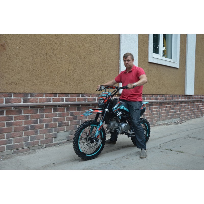 Купить  Питбайк Regulmoto SEVEN MEDALIST 17/14 (спортинв), 150сс (50сс) 4Т, эл/кикстартер, карб., маслян. охл. (шт)  купить с доставкой по Москве и России, цена, технические характеристики, комплектация фото  - motoserp.ru