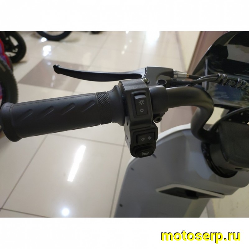 Купить  ====Электроскутер MOTAX E-NOT PRO 4820 250 Вт 48V20Ah.,колеса 18", два аморт.,тормоза барабан. мех ЧЕРНО-СЕРЫЙ-БЕЛЫЙ (шт)  купить с доставкой по Москве и России, цена, технические характеристики, комплектация фото  - motoserp.ru