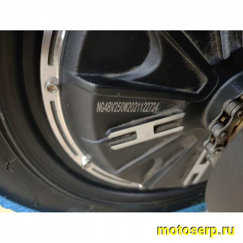 Купить  ====Электроскутер MOTAX E-NOT PRO 4820 250 Вт 48V20Ah.,колеса 18", два аморт.,тормоза барабан. мех ЧЕРНО-СЕРЫЙ-БЕЛЫЙ (шт)  купить с доставкой по Москве и России, цена, технические характеристики, комплектация фото  - motoserp.ru