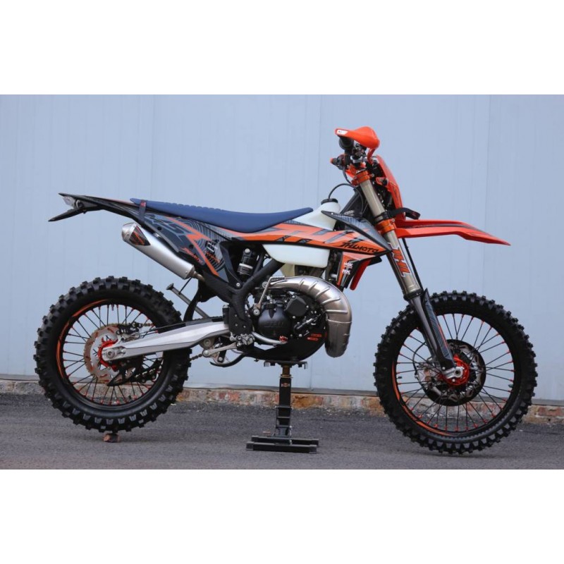 Купить  Мотоцикл Кросс/Эндуро JHL M5 (спортинв), 21/18, 250cc, 2Т, подвеска CN Absorber (HTW 2х картриджная) (шт) (ТехМаркет купить с доставкой по Москве и России, цена, технические характеристики, комплектация фото  - motoserp.ru