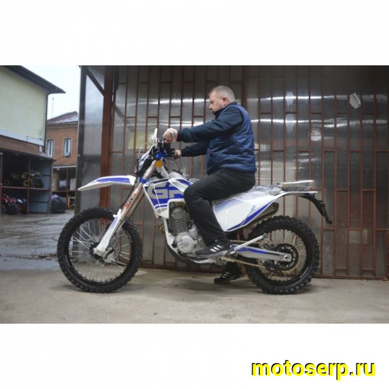 Купить  ====Мотоцикл Кросс/Эндуро GR7 F250A-M (4T 172FMM) Enduro LITE (2023 г.) ПТС (шт) купить с доставкой по Москве и России, цена, технические характеристики, комплектация фото  - motoserp.ru