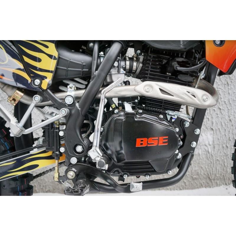 Купить  Мотоцикл Кросс/Эндуро BSE Z1 HotRod Red 150сс 19/16"  (шт) купить с доставкой по Москве и России, цена, технические характеристики, комплектация фото  - motoserp.ru