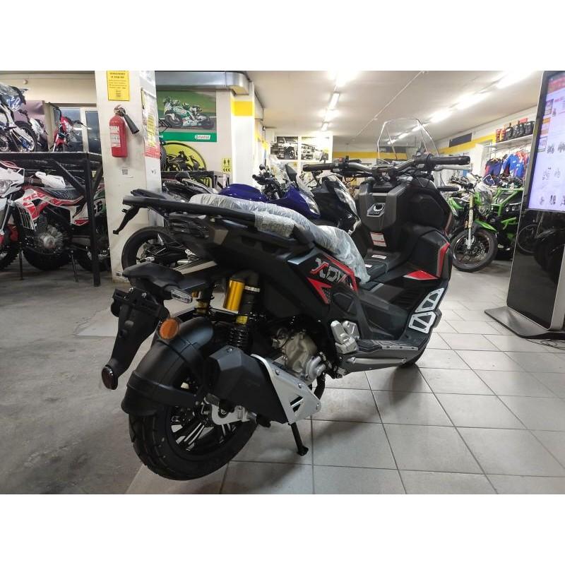 Купить  Скутер Regulmoto XDV PRO 300CC (LJ300T-18) EFI двиг APRILIA SR MAX 300, ABS, инжект. ,вариатор, подвеска KYB регулигуем. Матовый черный (шт) купить с доставкой по Москве и России, цена, технические характеристики, комплектация фото  - motoserp.ru
