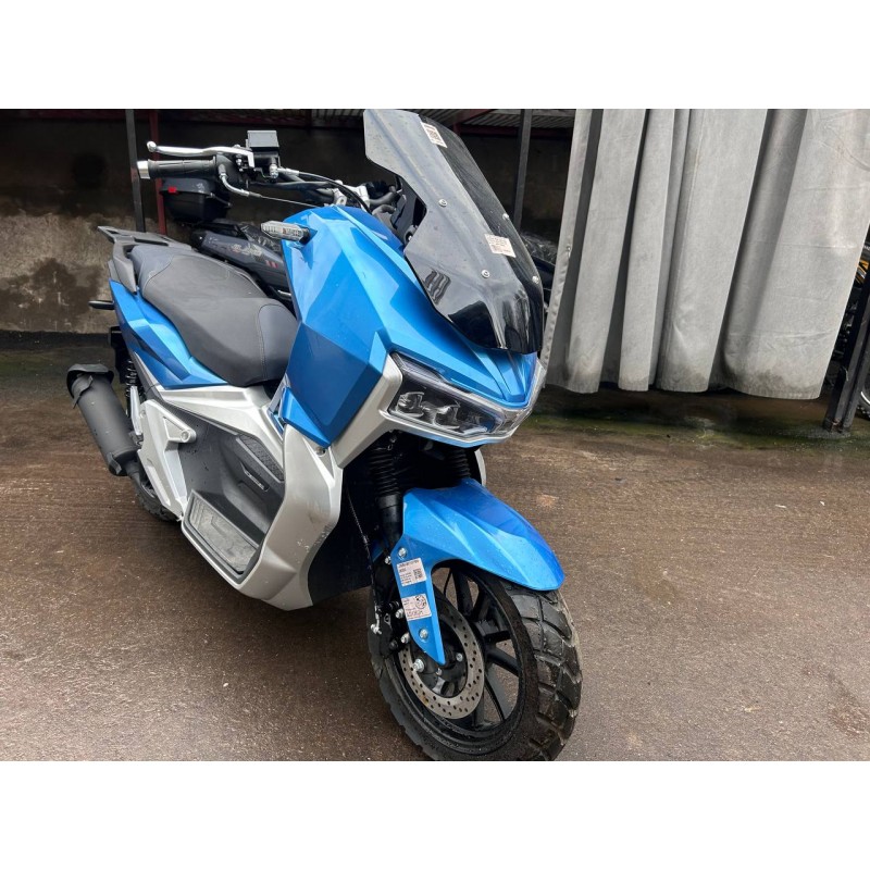Купить  Скутер MM TRACER ADV-50 (Трейсер АДВ) (реплика HONDA X-ADV) 50cc  4Т, кол.13", диск./диск (шт) 01250 (MM 47211 купить с доставкой по Москве и России, цена, технические характеристики, комплектация фото  - motoserp.ru