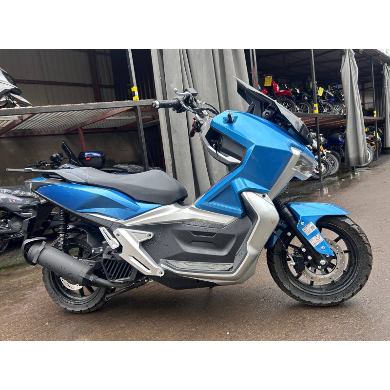 Купить  Скутер MM TRACER ADV-50 (Трейсер АДВ) (реплика HONDA X-ADV) 50cc  4Т, кол.13", диск./диск (шт) 01250 (MM 47211 купить с доставкой по Москве и России, цена, технические характеристики, комплектация фото  - motoserp.ru