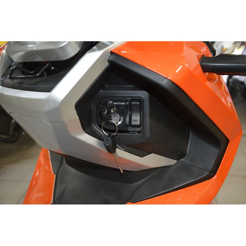 Купить  Скутер MM TRACER ADV-50 (Трейсер АДВ) (реплика HONDA X-ADV) 50cc  4Т, кол.13", диск./диск (шт) 01250 (MM 47211 купить с доставкой по Москве и России, цена, технические характеристики, комплектация фото  - motoserp.ru