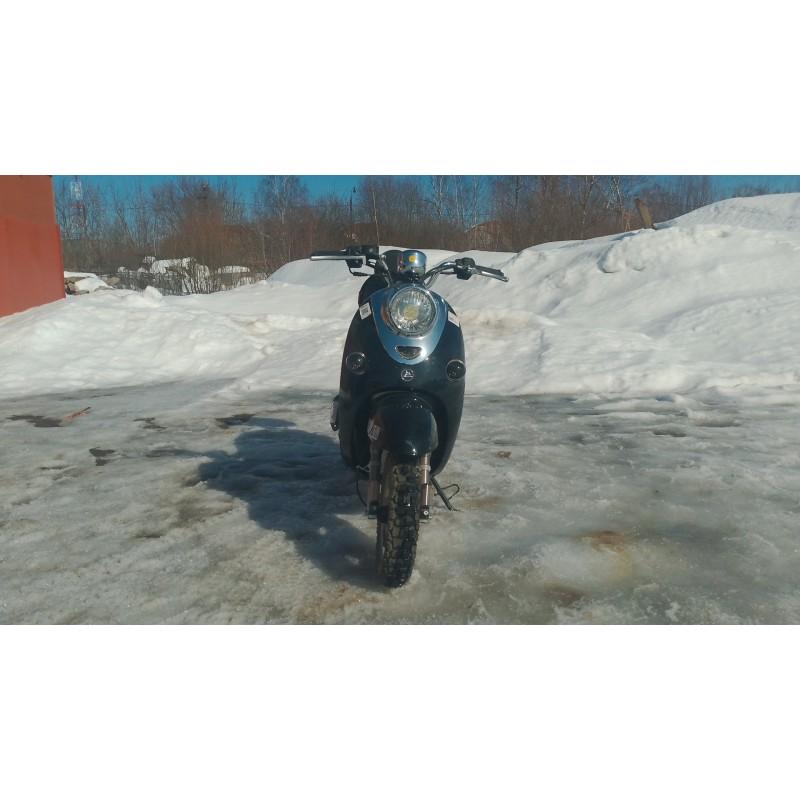 Купить  Скутер VMC RETRO с кофром (Венто Ретро) 50cc; 1,5 местный, 4Т, возд. охлажд., диск/барабан, кол. 10"/10"(шт) 01500 (Vento  купить с доставкой по Москве и России, цена, технические характеристики, комплектация фото  - motoserp.ru