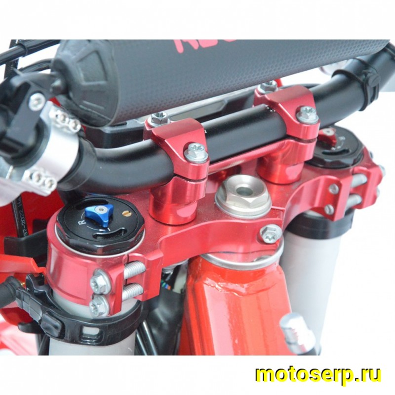 Купить  Мотоцикл Кросс/Эндуро Regulmoto Holeshot Red Edition 175FMM-5PR (ЭПТС) 300cc балан.,6КПП, 4V,подв. сж/отб KKE 2катр. 47мм (ЭПТС) (шт) купить с доставкой по Москве и России, цена, технические характеристики, комплектация фото  - motoserp.ru