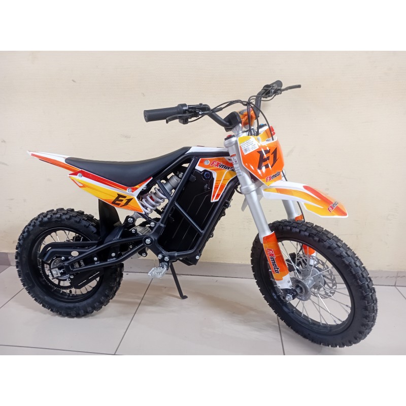 Купить  Электрокомплект Пит. FX MOTO Е1 2000 Ват, 60V 18.2Ah, колеса перед 14"/заднее 12", два аморт.,тормоза гидр.Disk (шт) купить с доставкой по Москве и России, цена, технические характеристики, комплектация фото  - motoserp.ru