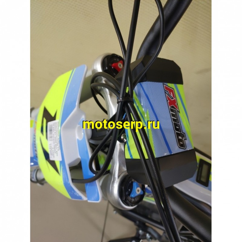 Купить  Мотоцикл электро, электропитбайк FX MOTO Е1 2000 Ват, 60V 18.2Ah, колеса перед 14"/заднее 12", два аморт.,тормоза гидр.Disk (шт) купить с доставкой по Москве и России, цена, технические характеристики, комплектация фото  - motoserp.ru