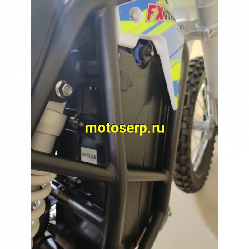 Купить  Мотоцикл электро, электропитбайк FX MOTO Е1 2000 Ват, 60V 18.2Ah, колеса перед 14"/заднее 12", два аморт.,тормоза гидр.Disk (шт) купить с доставкой по Москве и России, цена, технические характеристики, комплектация фото  - motoserp.ru