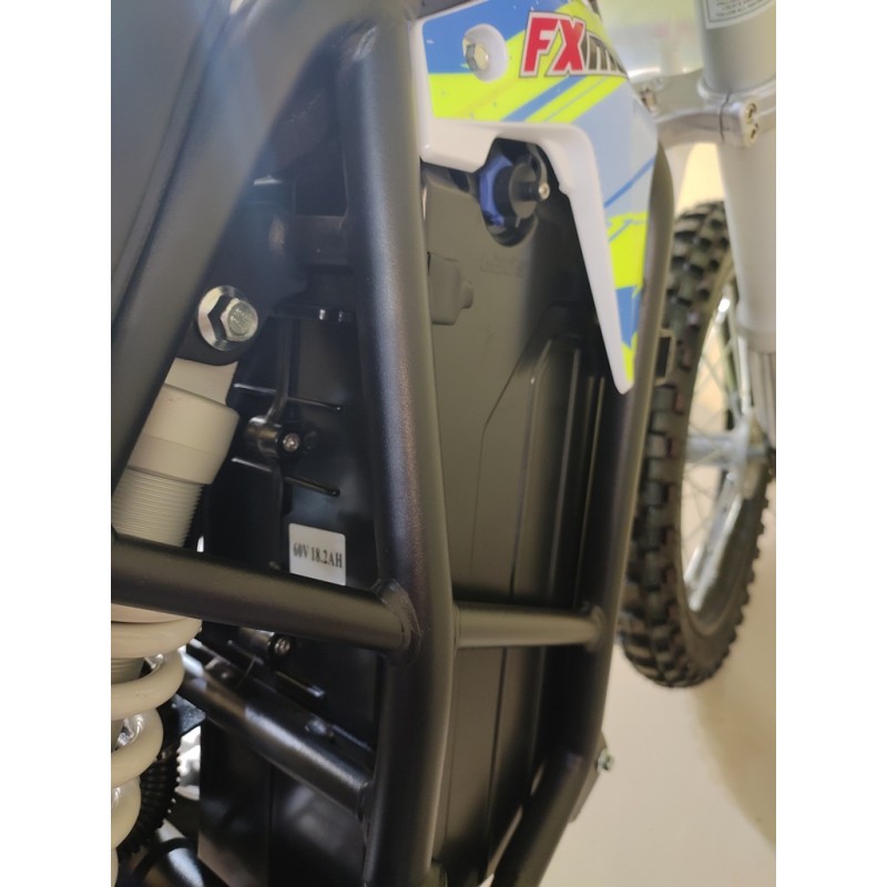 Купить  Электрокомплект Пит. FX MOTO Е1 2000 Ват, 60V 18.2Ah, колеса перед 14"/заднее 12", два аморт.,тормоза гидр.Disk (шт) купить с доставкой по Москве и России, цена, технические характеристики, комплектация фото  - motoserp.ru