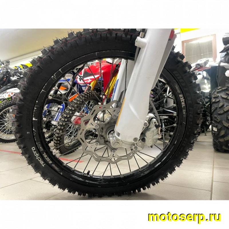 Купить  ====Мотоцикл Husqvarna FC450 2023 г. в., 60ч,  (шт) купить с доставкой по Москве и России, цена, технические характеристики, комплектация фото  - motoserp.ru