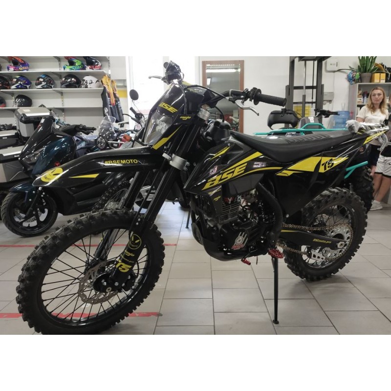 Купить  Мотоцикл Кросс/Эндуро BSE T5 Black Twister, пробег 10 м.ч. (шт)   купить с доставкой по Москве и России, цена, технические характеристики, комплектация фото  - motoserp.ru